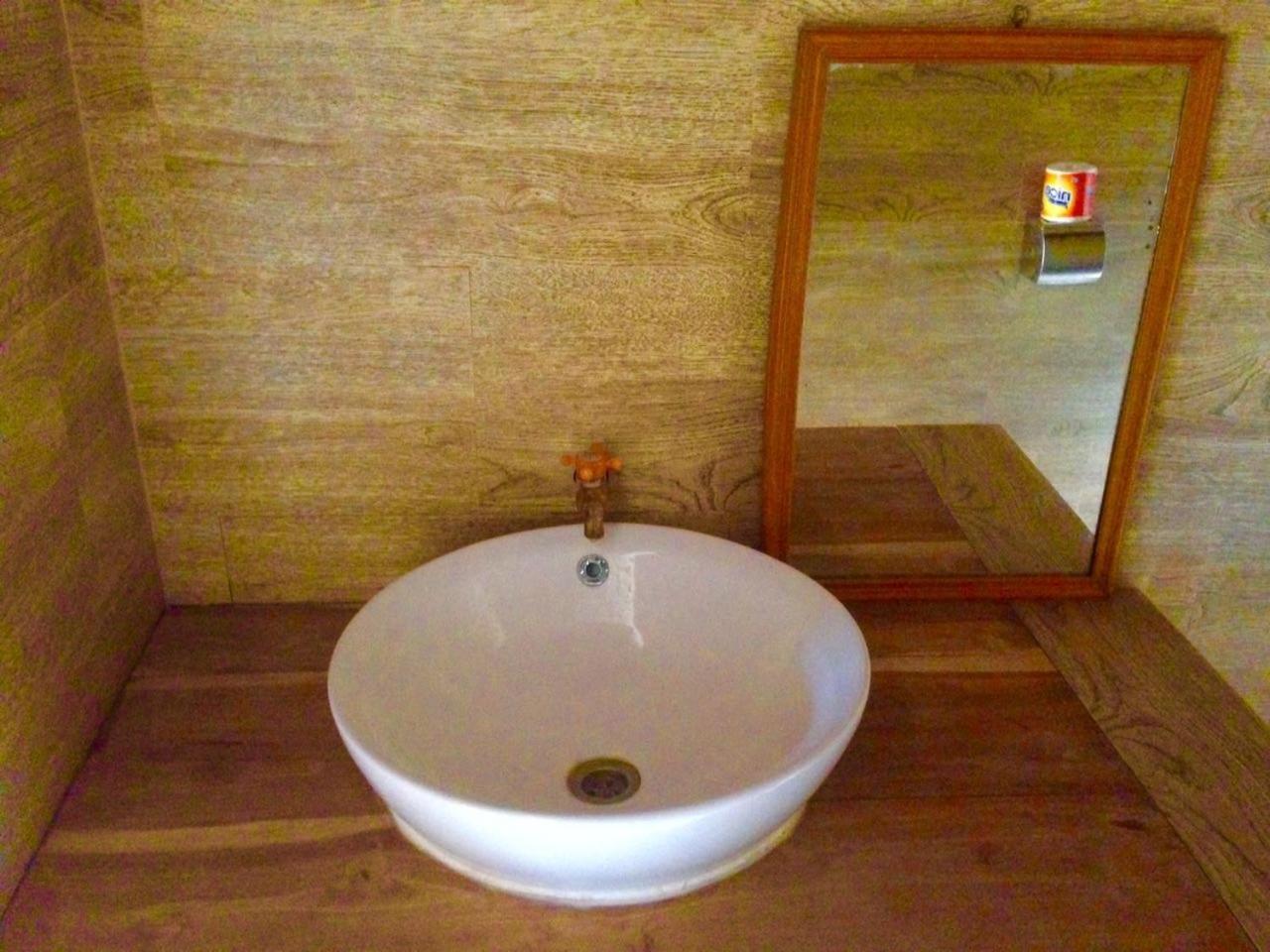 Lakey Beach Inn Hotel Huu 외부 사진